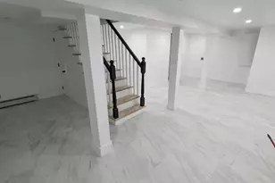 130-03 Springfield Blvd, Springfield Gardens, NY 11413 - Photo 11