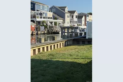 55 Lester Avenue, Freeport, NY 11520 - Photo 21