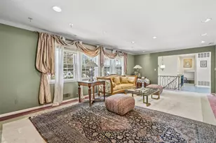 8 Pine Dr, Great Neck, NY 11021 - Photo 5