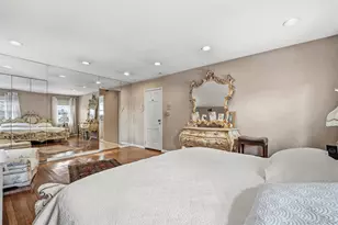 8 Pine Dr, Great Neck, NY 11021 - Photo 33