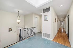 8 Pine Dr, Great Neck, NY 11021 - Photo 3