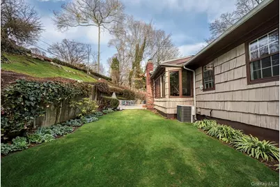 8 Pine Drive, Great Neck, NY 11021 - Photo 47