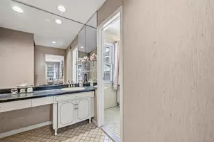 8 Pine Dr, Great Neck, NY 11021 - Photo 33