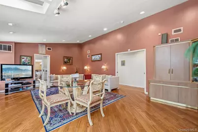 8 Pine Drive, Great Neck, NY 11021 - Photo 23