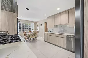 8 Pine Dr, Great Neck, NY 11021 - Photo 13