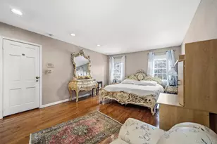 8 Pine Dr, Great Neck, NY 11021 - Photo 31