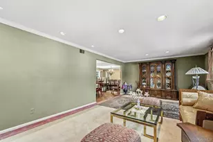 8 Pine Dr, Great Neck, NY 11021 - Photo 7