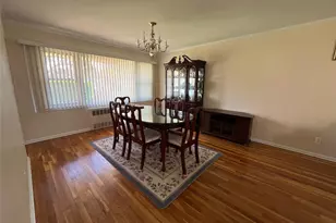 194 Rhododendron Dr, Westbury, NY 11590 - Photo 3