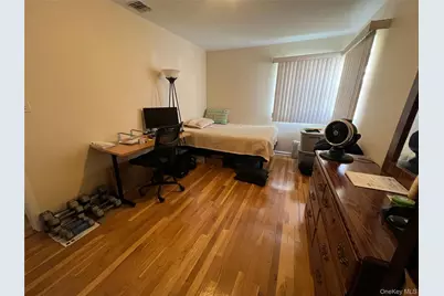 194 Rhododendron Drive, Westbury, NY 11590 - Photo 15