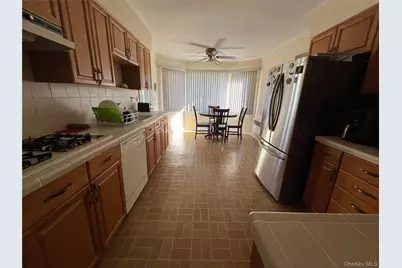 194 Rhododendron Drive, Westbury, NY 11590 - Photo 13