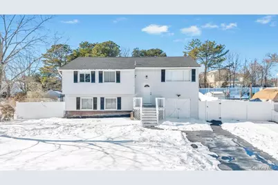 9 Meadow Avenue, Medford, NY 11763 - Photo 1