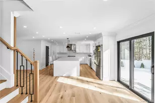 8 Allison Dr, Old Bethpage, NY 11804 - Photo 17