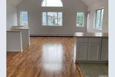 715 E Walnut Street #Upper, Long Beach, NY 11561 - Photo 5