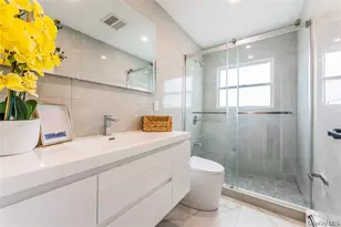 120 Glenwood Rd, Glenwood Landing, NY 11547 - Photo 21