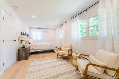 120 Glenwood Road, Glenwood Landing, NY 11547 - Photo 15