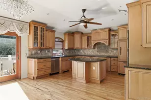 716 Park Ln, Valley Stream, NY 11581 - Photo 5