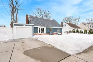 126 Boston Ave, Massapequa, NY 11758 - Photo 3