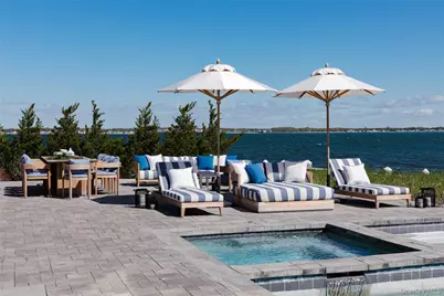 10 Barrett Drive, Hampton Bays, NY 11946 - Photo 7