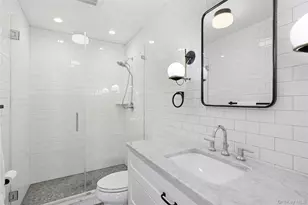 10 Barrett Dr, Hampton Bays, NY 11946 - Photo 21