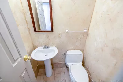 2 Sea View Lane, Mount Sinai, NY 11766 - Photo 13