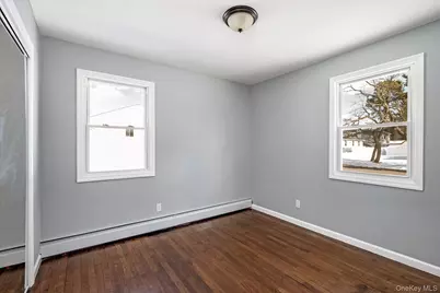 93 Garfield Boulevard, Farmingdale, NY 11735 - Photo 17