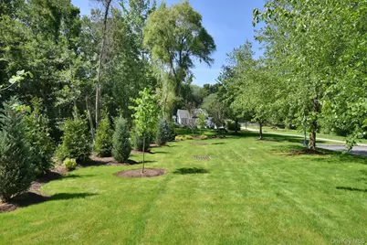 7 Club Pointe Drive #7, White Plains, NY 10605 - Photo 5