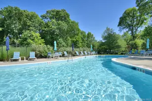 7 Club Pointe Dr, White Plains, NY 10605 - Photo 3