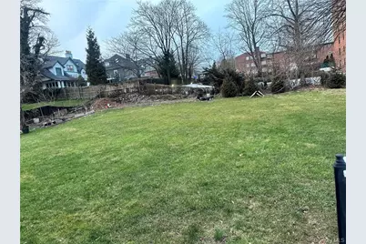 545 Pelham Road, New Rochelle, NY 10805 - Photo 23