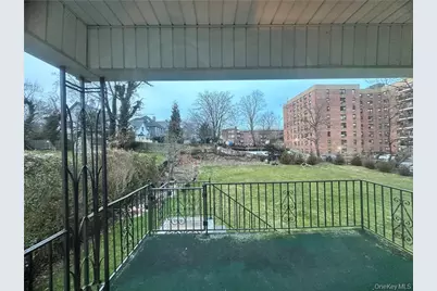 545 Pelham Road, New Rochelle, NY 10805 - Photo 21