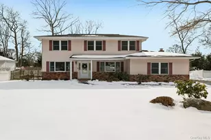 28 Sycamore Ave, Lake Grove, NY 11755 - Photo 3