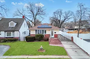 488 Pershing Blvd, Rockville Centre, NY 11570 - Photo 5