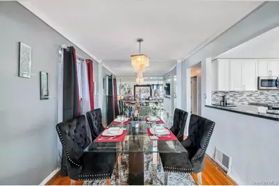 488 Pershing Blvd, Rockville Centre, NY 11570 - Photo 13