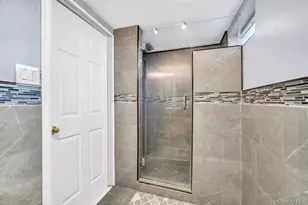 488 Pershing Blvd, Rockville Centre, NY 11570 - Photo 35