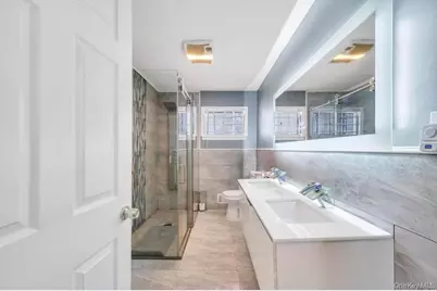 488 Pershing Blvd, Rockville Centre, NY 11570 - Photo 21