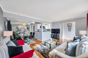 488 Pershing Blvd, Rockville Centre, NY 11570 - Photo 11