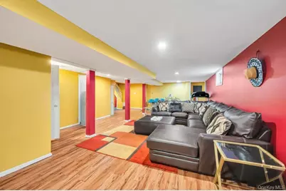 488 Pershing Blvd, Rockville Centre, NY 11570 - Photo 33