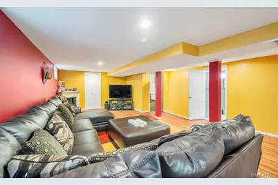 488 Pershing Blvd, Rockville Centre, NY 11570 - Photo 31