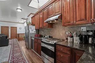 63-25 60th Pl, Ridgewood, NY 11385 - Photo 29