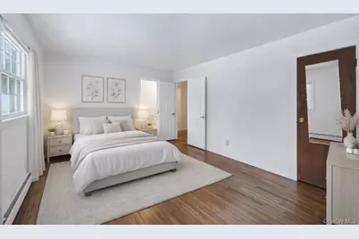 15 E Woodside Avenue, Patchogue, NY 11772 - Photo 21