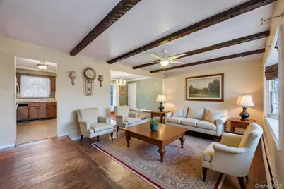 15 E Woodside Avenue, Patchogue, NY 11772 - Photo 7