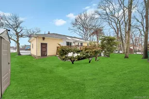 15 E Woodside Ave, Patchogue, NY 11772 - Photo 33