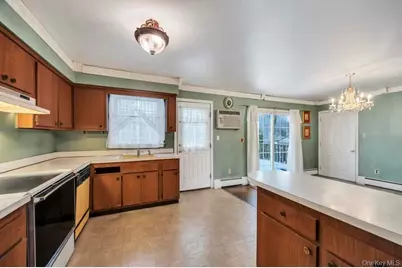 15 E Woodside Avenue, Patchogue, NY 11772 - Photo 15