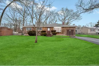 15 E Woodside Avenue, Patchogue, NY 11772 - Photo 3