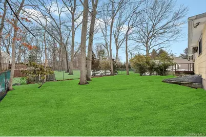 15 E Woodside Avenue, Patchogue, NY 11772 - Photo 35