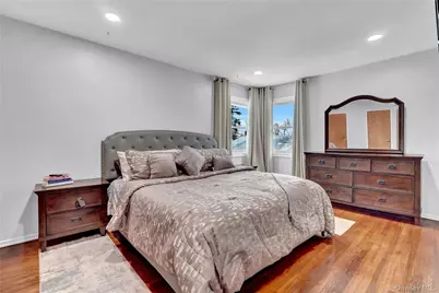 6 Little Court, Deer Park, NY 11729 - Photo 15