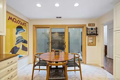 194 Alta Terrace Terrace, Jericho, NY 11753 - Photo 9