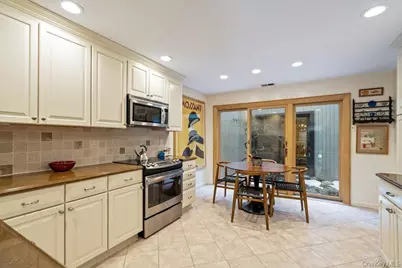 194 Alta Terrace Terrace, Jericho, NY 11753 - Photo 11