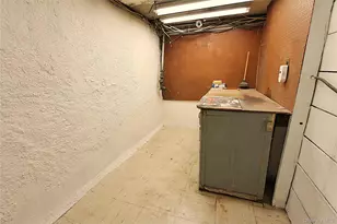 65-09 77th Pl, Middle Village, NY 11379 - Photo 13