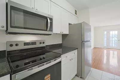 31 Greenridge Avenue #3M, White Plains, NY 10605 - Photo 7