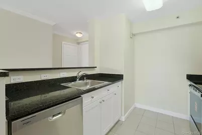 31 Greenridge Avenue #3M, White Plains, NY 10605 - Photo 5